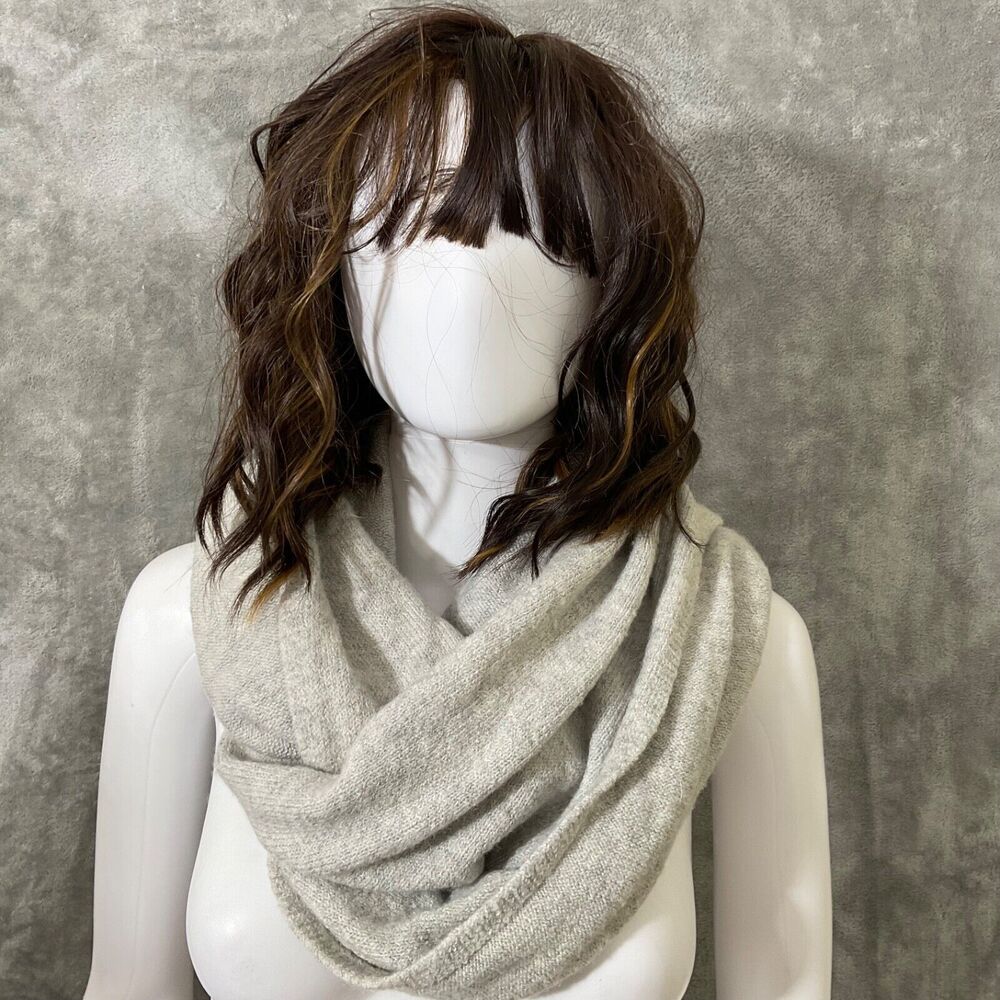 Cynthia Rowley Wool Blend MultifunctionaI infinity circle Scarf Gray Wrap 18x30”